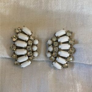 Vintage White Lucite & Clear Rhinestones Clip on‎ Earrings
